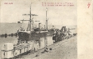 S.S.Awana croisant une Drague, Port Said, carte postale historique - S.S. Awana crossing a Dredger, Port Said, Historic Postcard