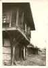 Holzhaus und Schuppen, Bulgarien, historische Fotografie, 1960-1970