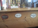 WEINEISEN Ottilia, NEUNER Carolina, TRIEST Maria, Kirchenbank mit Namensschilder, Mittenwald