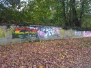 Von Sandt-Ufer, Rüngsdorf-Godesberg, Graffiti auf der Mauer entlang der Rheinpromenade, 30.10.2013