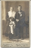 3-Historische Fotografie-Brautpaar in Tracht, Fotoatelier R.Behrbohm, Augsburg-Lechhausen, Yorkstr. 35