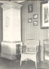 Poêle de faïence antique, interieur d'habitation d'une famille bourgeoise en Allemagne entre 1900 et 1910, papier peint en art nouveau 