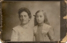 Atelierfoto, Joseph Werner, München - Frau und Mädchen 