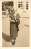 Frau in Georgette-Kleid, historische Fotografie, 1930er 