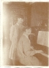 Zwei Frauen und Klavier, Forsthaus Volpriehausen - historische Fotografie 1926