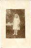 Mädchenporträt in Kommunionsgewand, Historische Fotografie