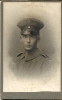 Portrait eines Jungen in Uniform,  historische  Fotografie, 1918