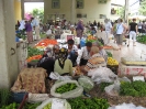 Auf den Wochenmarkt in Alanya, Händler beim Mittagessen, 22.06.2010